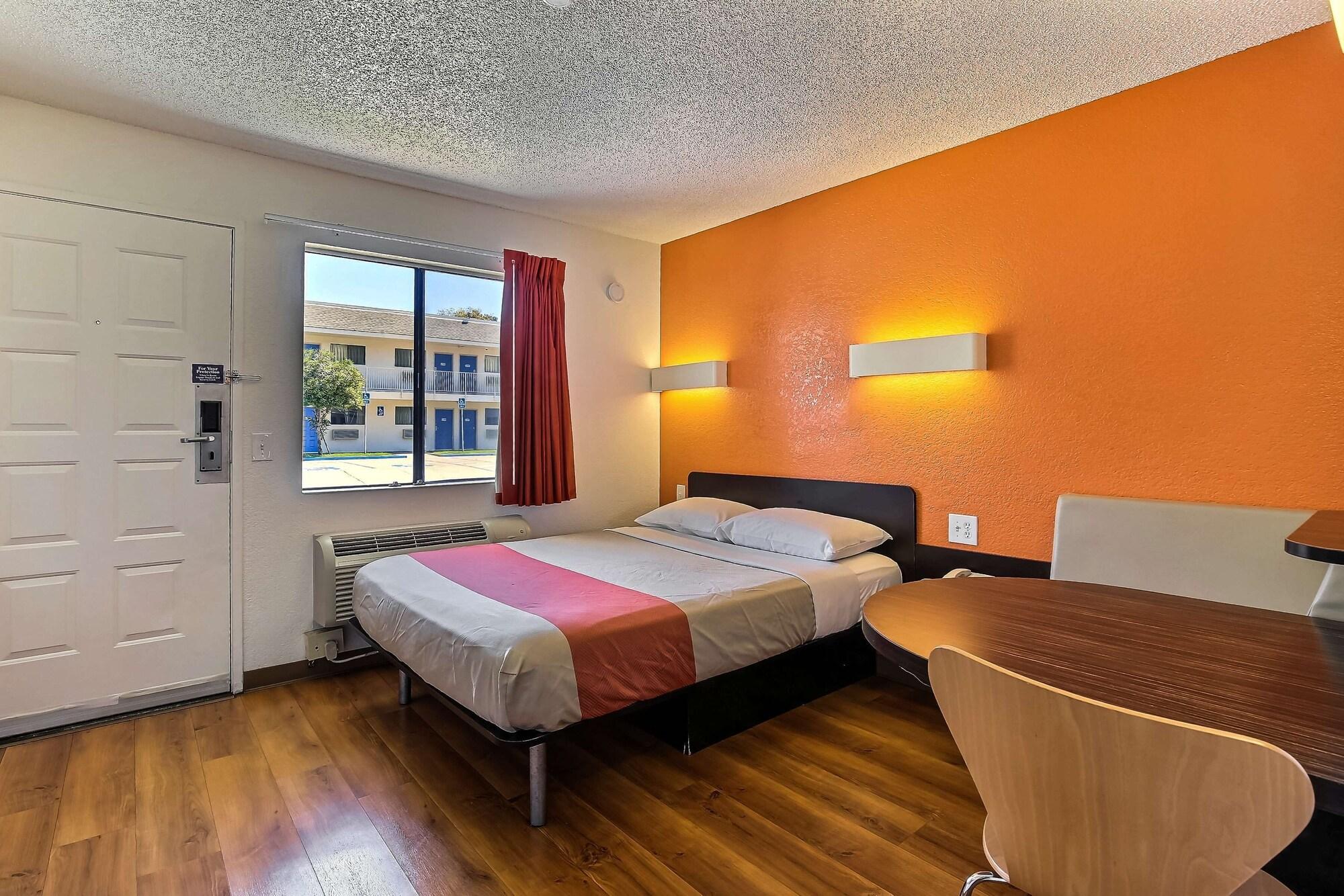 Motel 6-Oakland, Ca - Airport Buitenkant foto