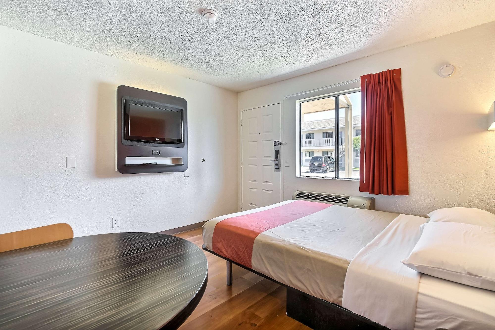 Motel 6-Oakland, Ca - Airport Buitenkant foto