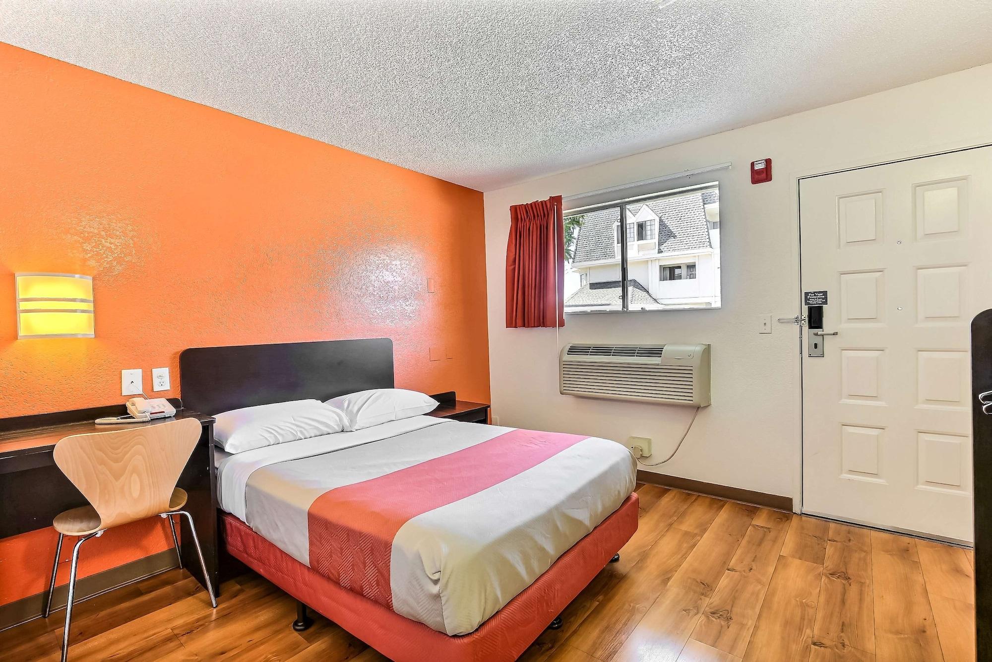 Motel 6-Oakland, Ca - Airport Buitenkant foto