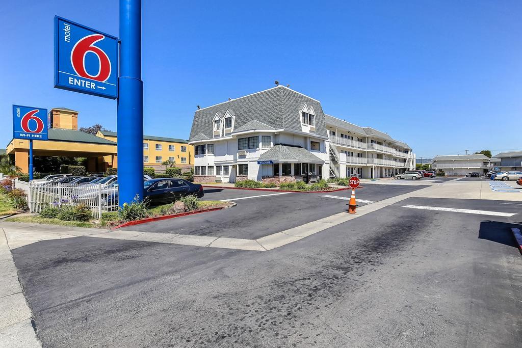 Motel 6-Oakland, Ca - Airport Buitenkant foto