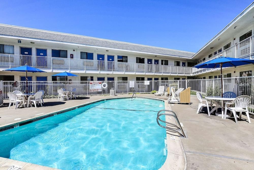 Motel 6-Oakland, Ca - Airport Buitenkant foto