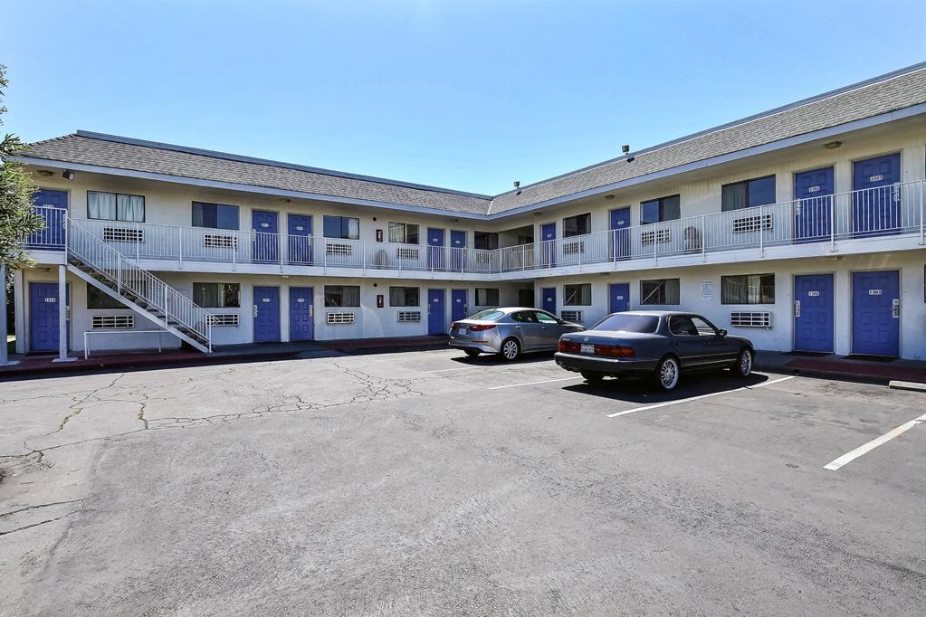 Motel 6-Oakland, Ca - Airport Buitenkant foto