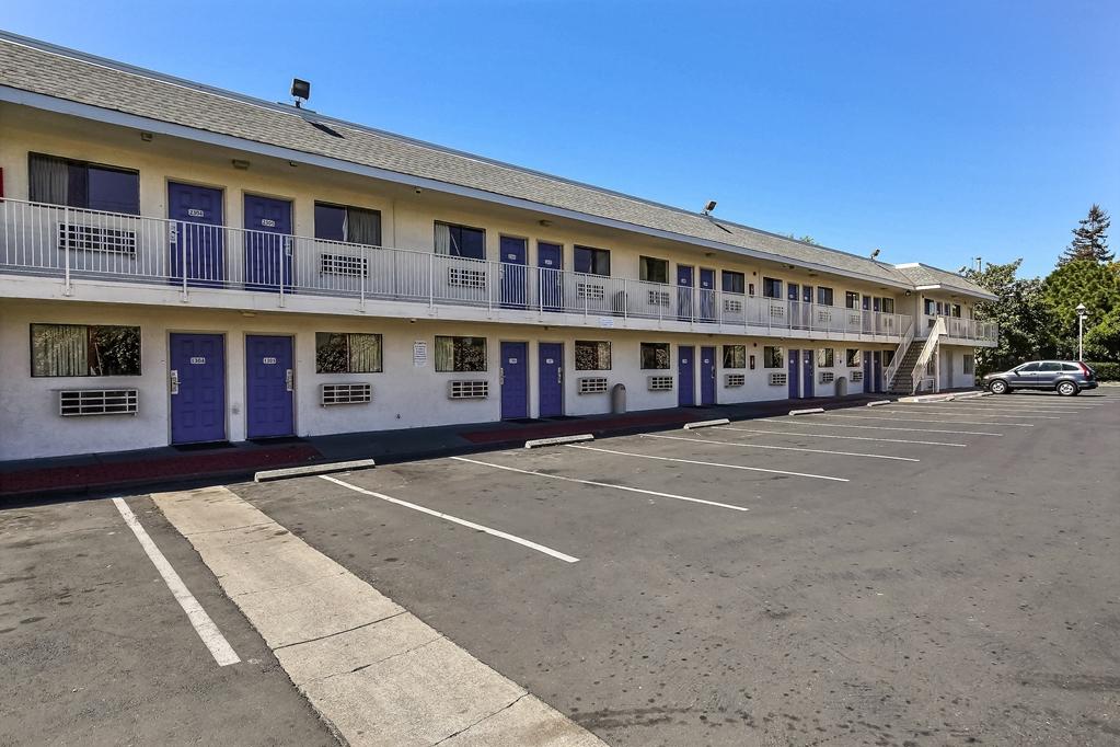 Motel 6-Oakland, Ca - Airport Buitenkant foto