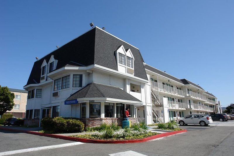 Motel 6-Oakland, Ca - Airport Buitenkant foto