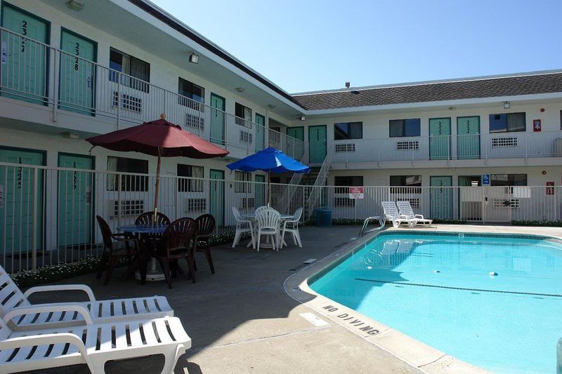 Motel 6-Oakland, Ca - Airport Buitenkant foto