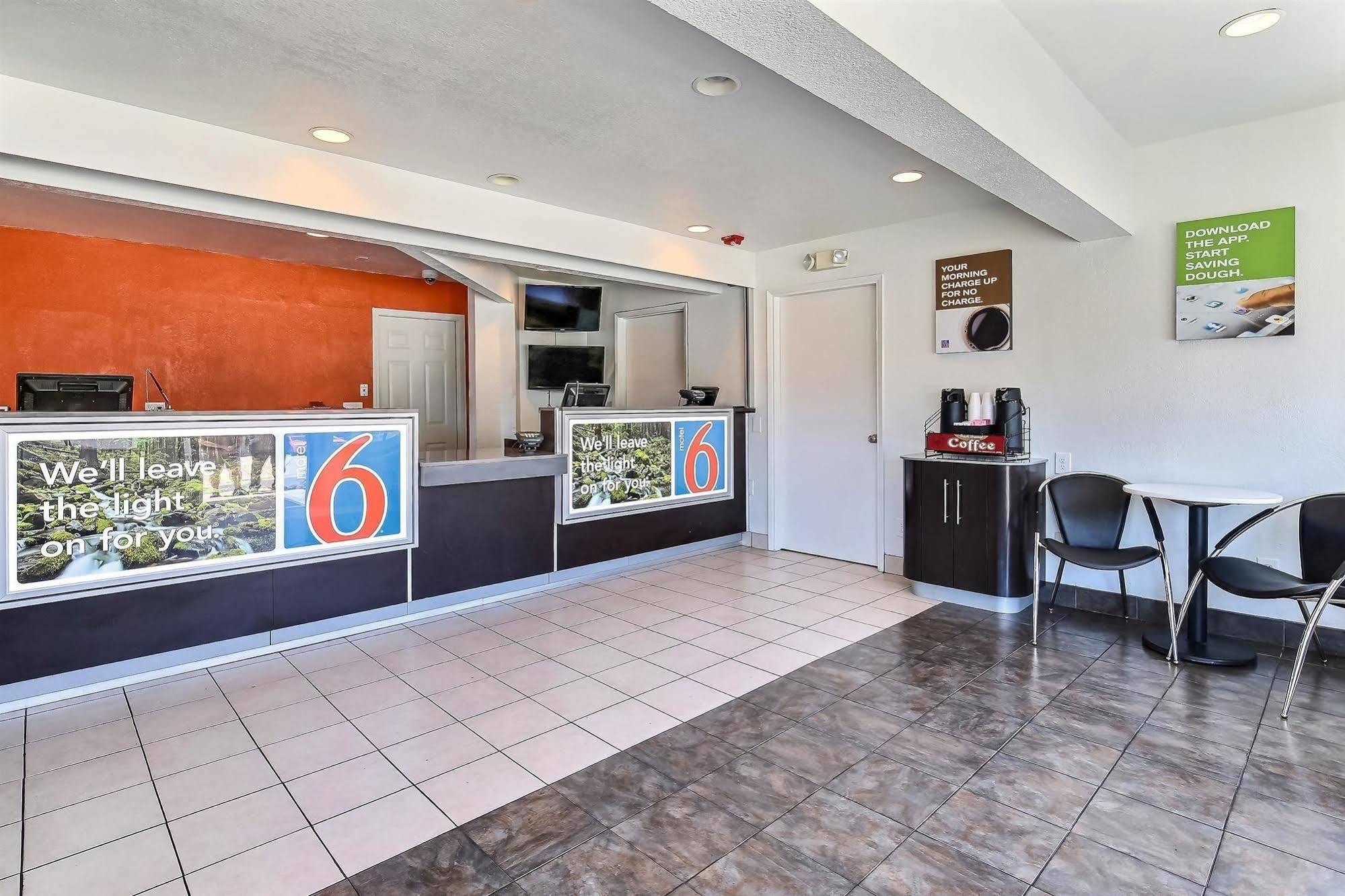 Motel 6-Oakland, Ca - Airport Buitenkant foto