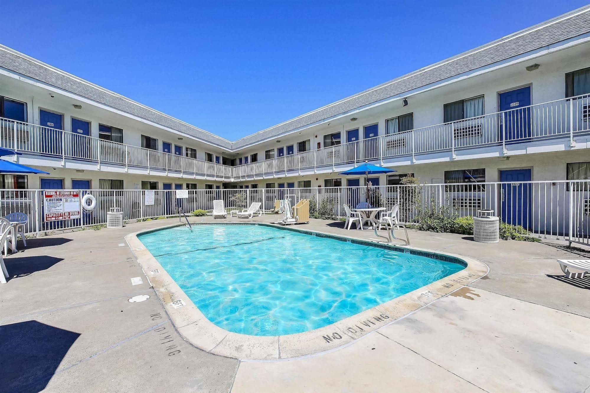 Motel 6-Oakland, Ca - Airport Buitenkant foto
